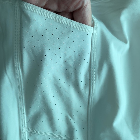 NWT-Lululemon Mind Over Miles Crop-White #50 - Picture 4 of 8